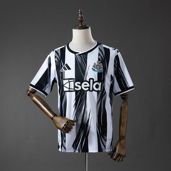 Newcastle United 26-27 Home Jersey